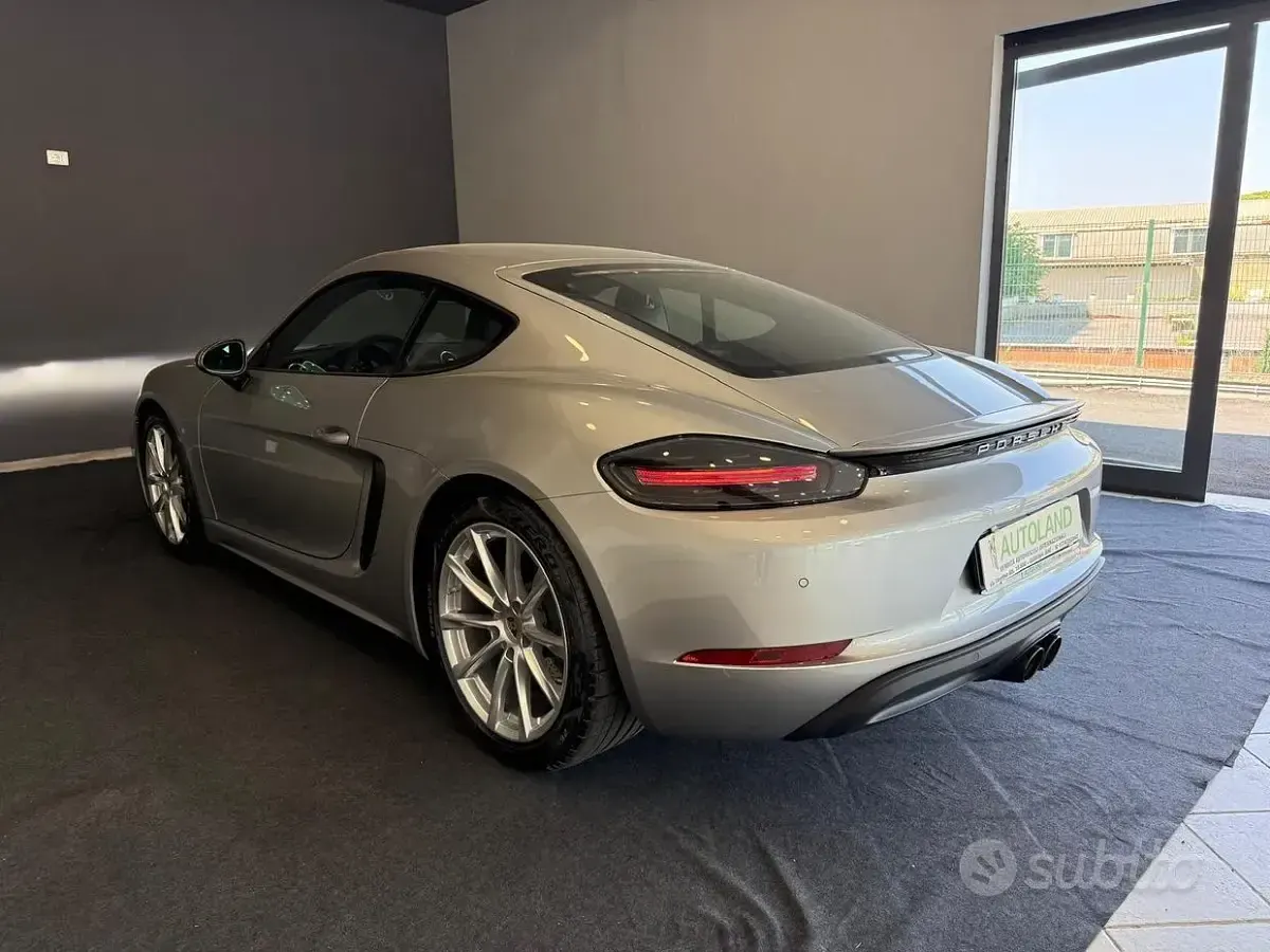 Usata Porsche 718 Cayman 300 CV (220 kW) 2022 Grigio Coupé
