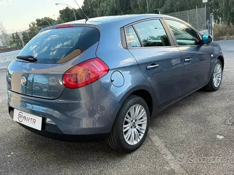 Usata Fiat Bravo Dynamic 105 CV (77 kW) 2010 Blu Utilitaria