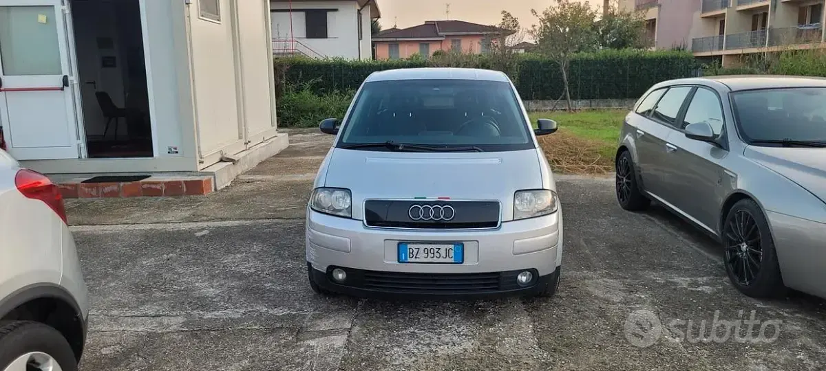 Usata Audi A2 75 CV (55 kW) 2005 Grigio Utilitaria