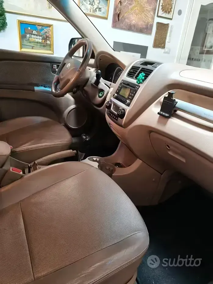 Usata Kia Sportage 175 CV (128 kW) 2009 Nero SUV