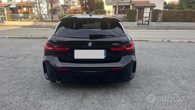 Usata BMW 116 M Sport 116 CV (85 kW) 2022 Nero Utilitaria