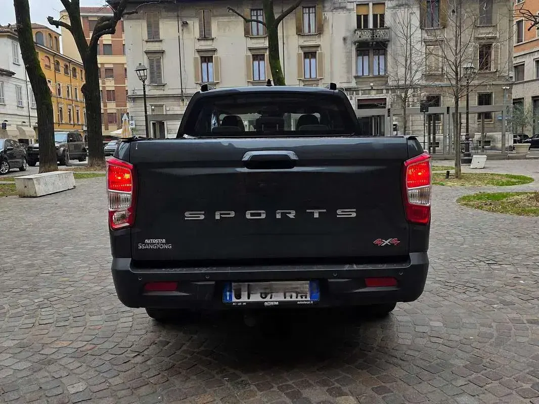Usata SsangYong Rexton 203 CV (149 kW) 2024 Nero SUV