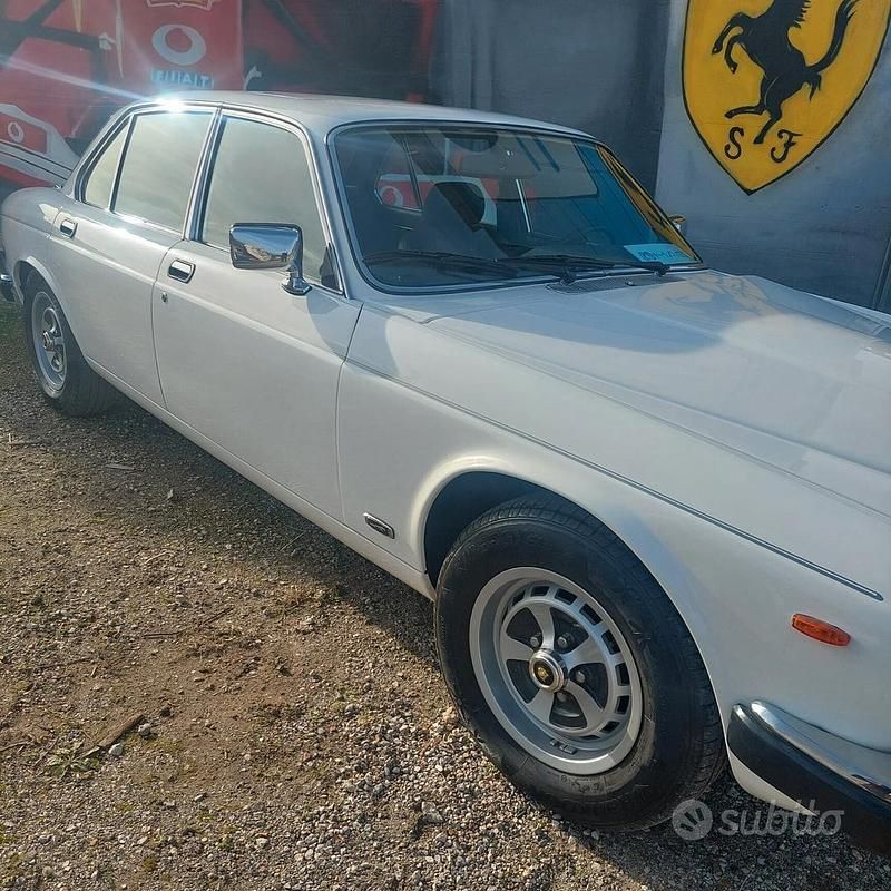 Usata Jaguar XJ6 200 CV (147 kW) 1982 Bianco Berlina