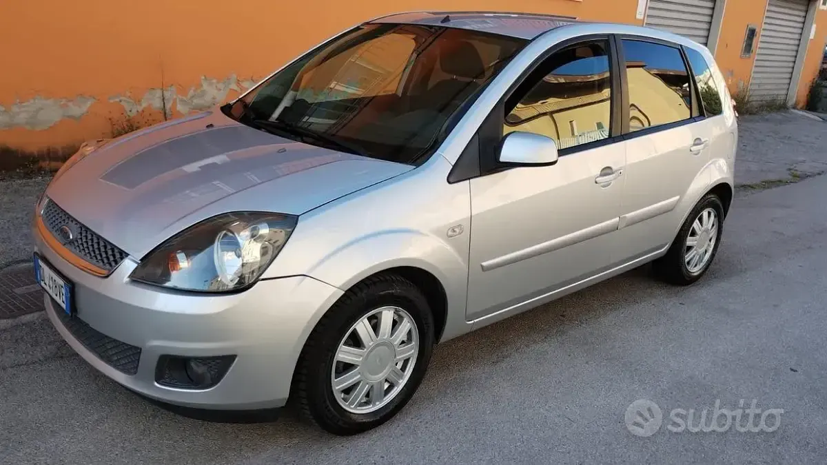 Usata Ford Fiesta 70 CV (51 kW) 2007 Utilitaria