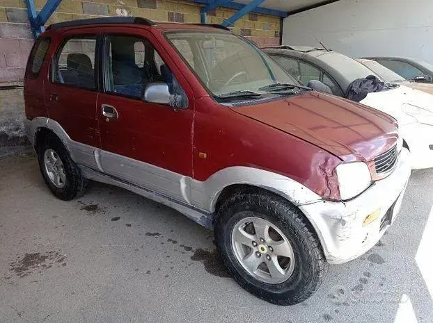 Usata Daihatsu Terios 90 CV (66 kW) 2004 Rosso SUV