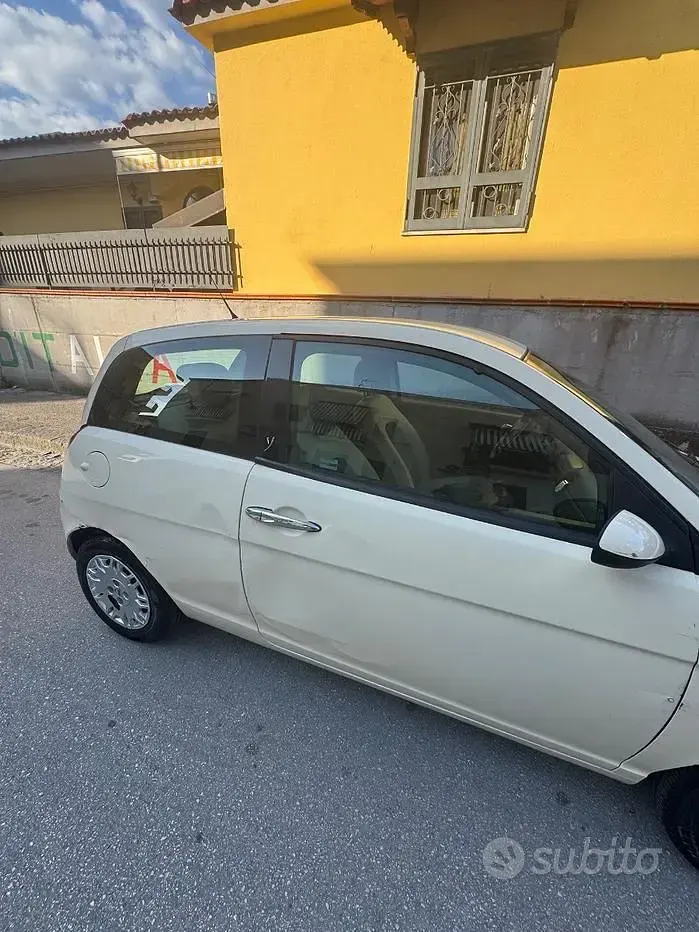 Usata Lancia Ypsilon 80 CV (58 kW) 2004 Utilitaria