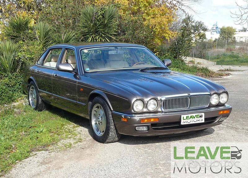 Usata Jaguar XJ6 Sovereign 210 CV (154 kW) 1997 Marrone Berlina