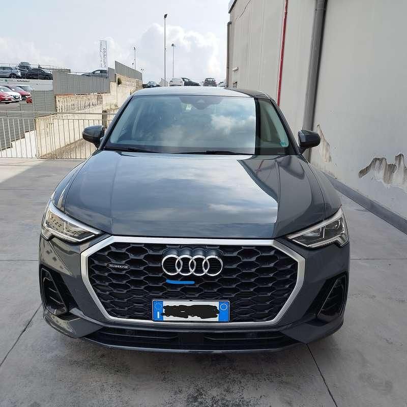 Usata Audi Q3 Sportback Ambiente 150 CV (110 kW) 2021 Grigio SUV