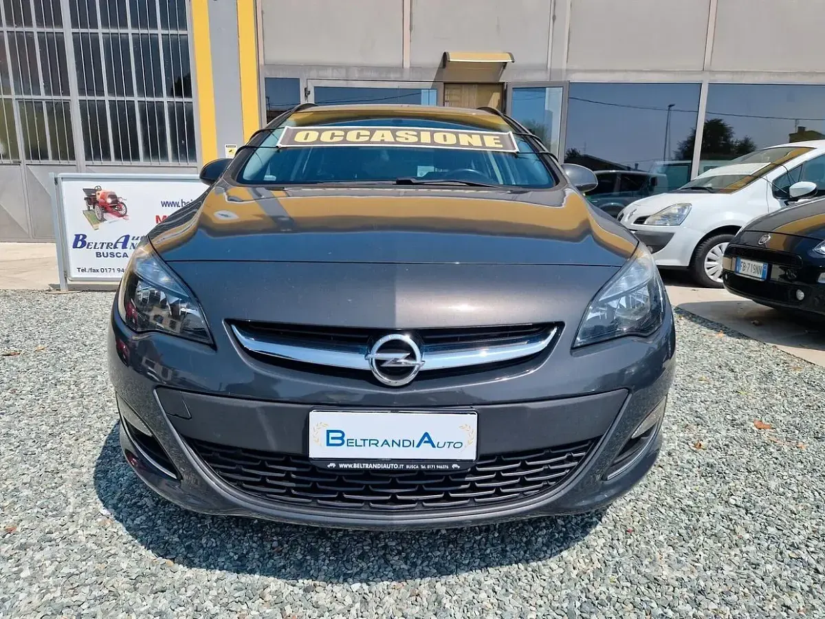 Usata Opel Astra 140 CV (102 kW) 2015 Grigio Station wagon