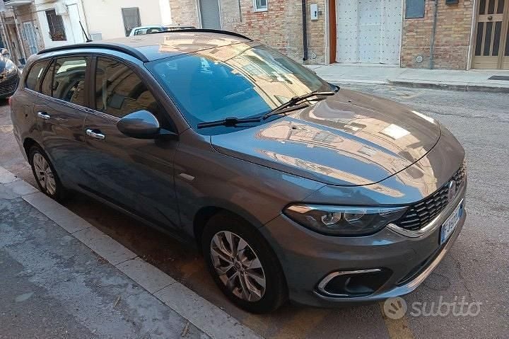 Usata Fiat Tipo 120 CV (88 kW) 2017 Grigio Station wagon