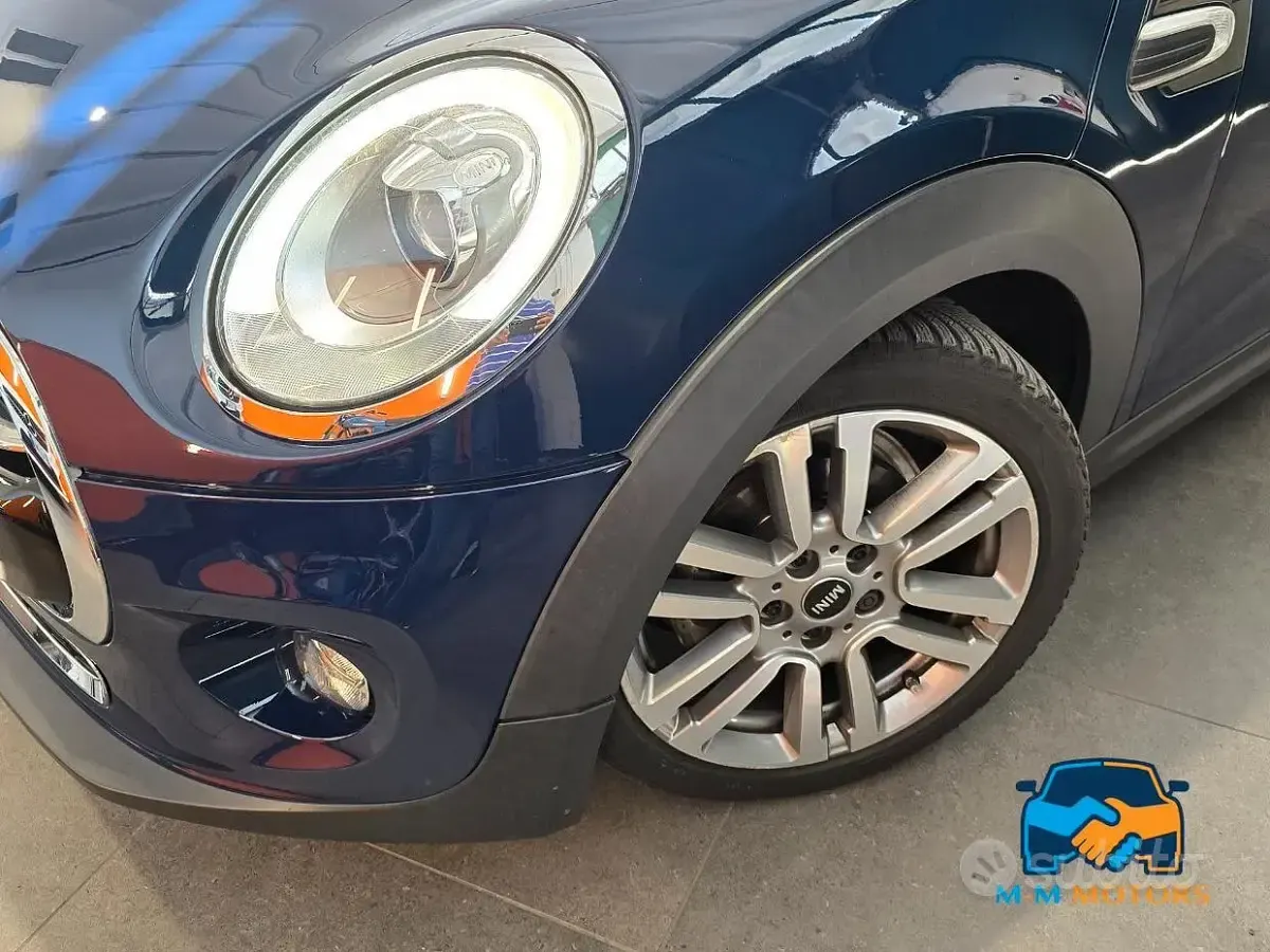 Usata Mini Cooper D Seven 116 CV (85 kW) 2016 Bluazzurro Utilitaria