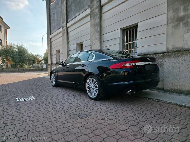 Usata Jaguar XF Premium Luxury 241 CV (177 kW) 2010 Nero Berlina