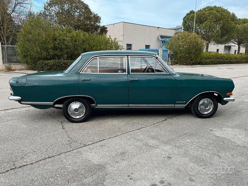 Usata Opel Olympia 1960 Verde Berlina