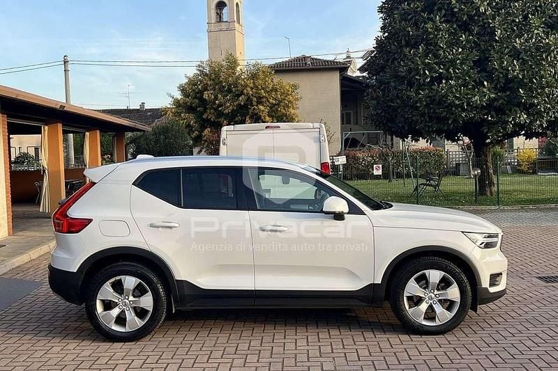 Usata Volvo XC40 Momentum 150 CV (110 kW) 2019 Bianco SUV