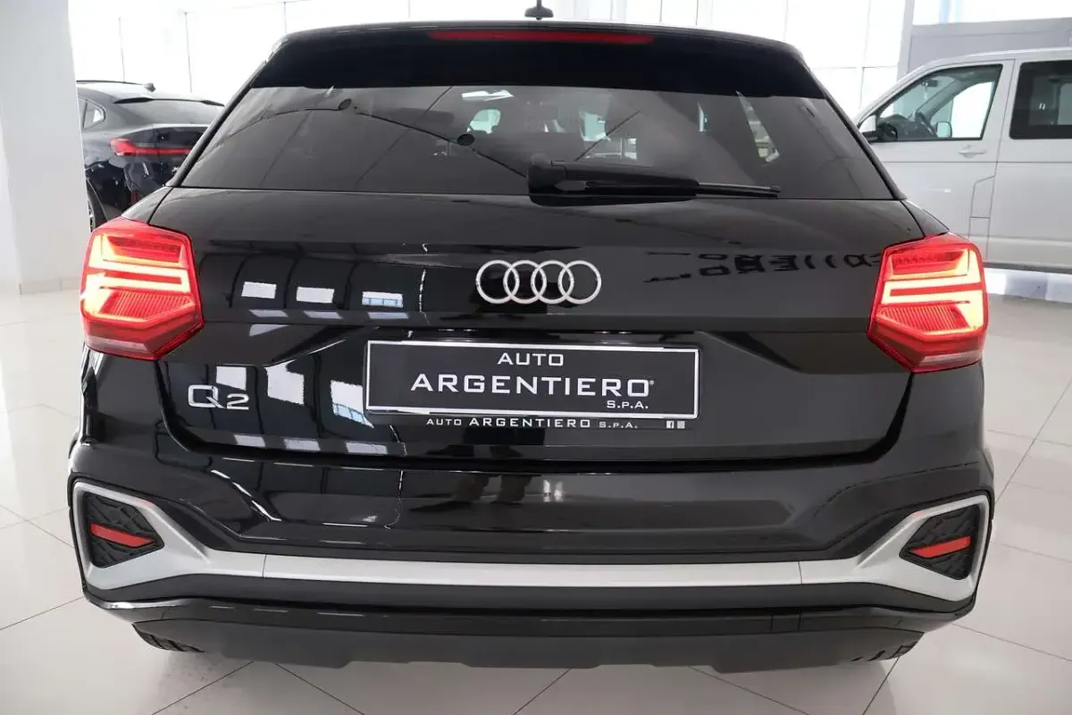 Begagnad Audi Q2 S-Line 150 HK (110 kW) 2025 Svart SUV