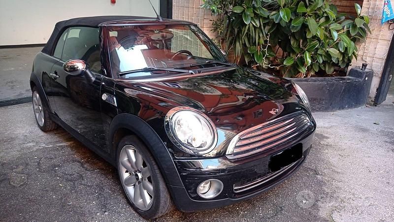 Usata Mini Cooper Cabriolet 122 CV (89 kW) 2010 Nero Cabrio