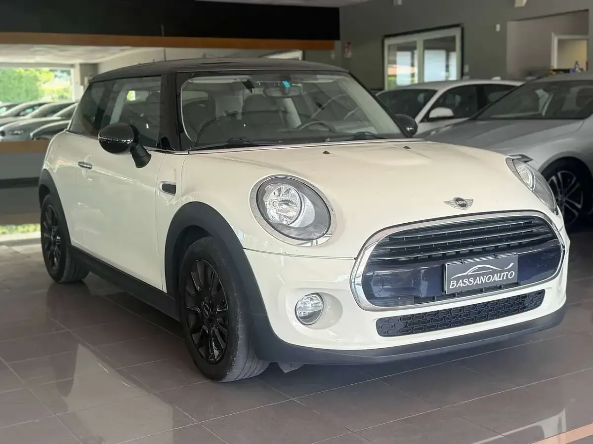 Usata Mini Cooper D 116 CV (85 kW) 2016 Beige Utilitaria