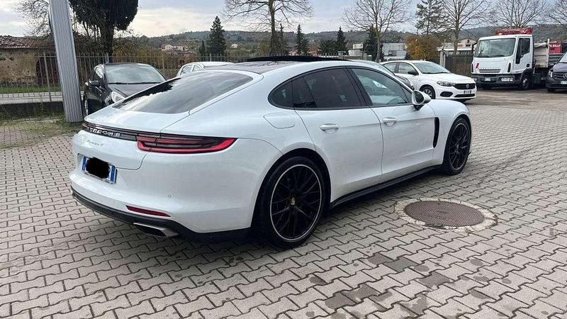 Usata Porsche Panamera 330 CV (242 kW) 2017 Bianco Berlina