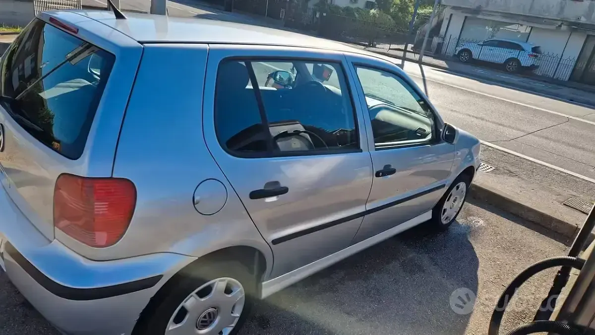 Usata VW Polo Comfortline 75 CV (55 kW) 2004 Grigio Utilitaria
