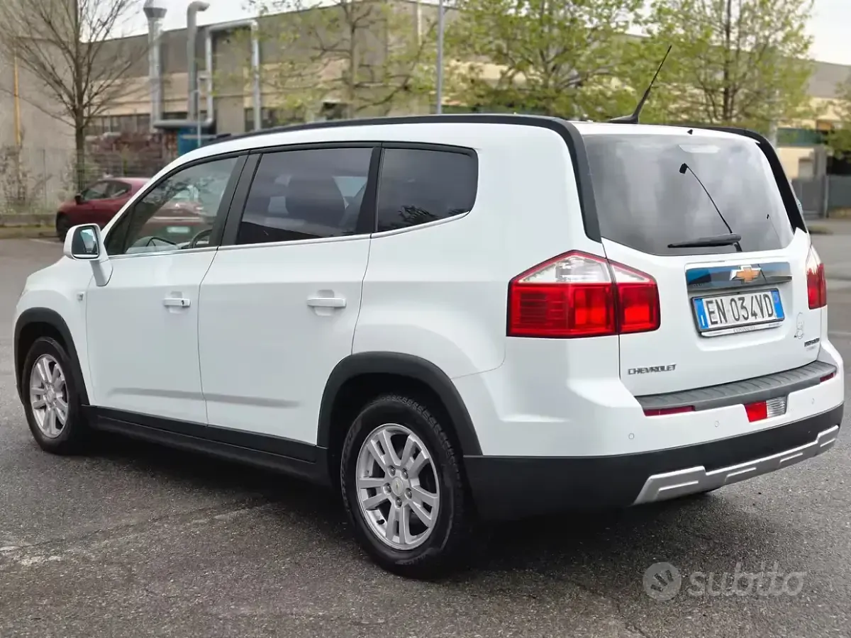 Usata Chevrolet Orlando LT 163 CV (119 kW) 2012 Bianco Monovolume