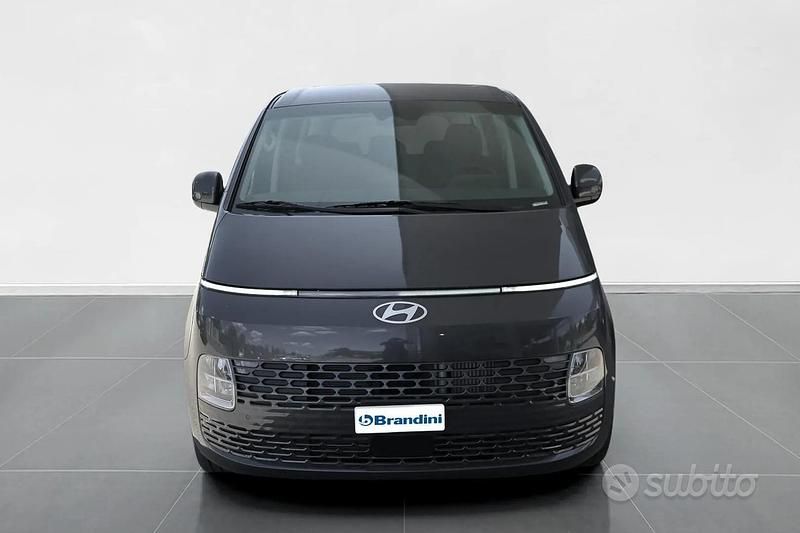 Nuova Hyundai Staria 160 CV (117 kW) 2025 Grigio Monovolume