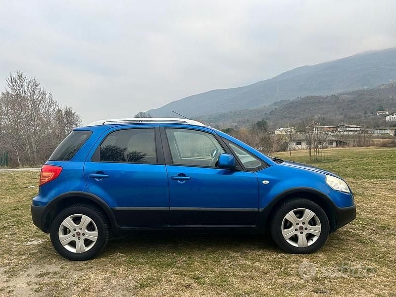 Usata Fiat Sedici 120 CV (88 kW) 2008 Blu SUV