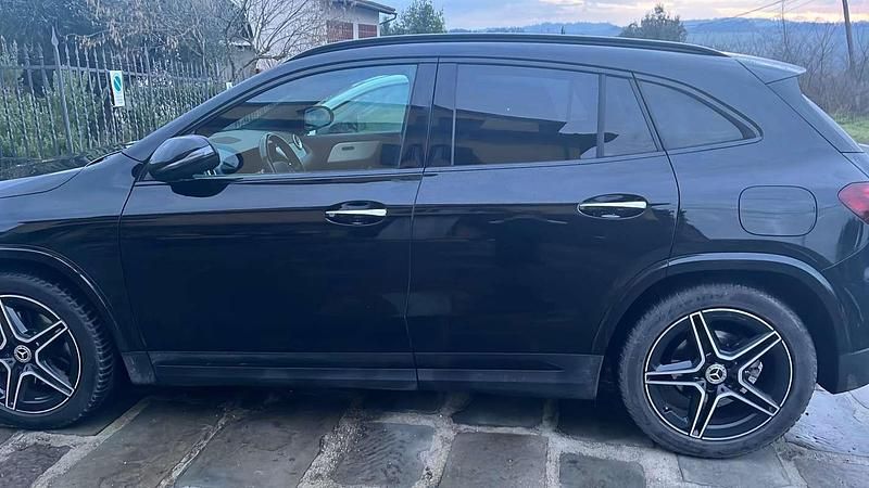 Usata 2024 Mercedes GLA200 AMG Line Premium Plus SUV | 35.000 € (Super prezzo) - Immagine 1/4