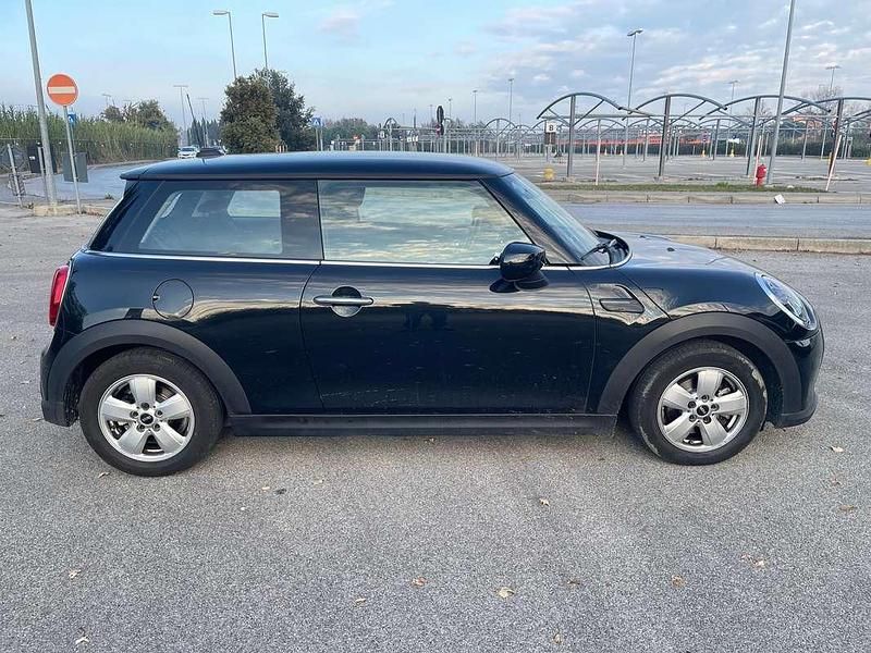 Usata Mini ONE 102 CV (75 kW) 2022 Nero Utilitaria