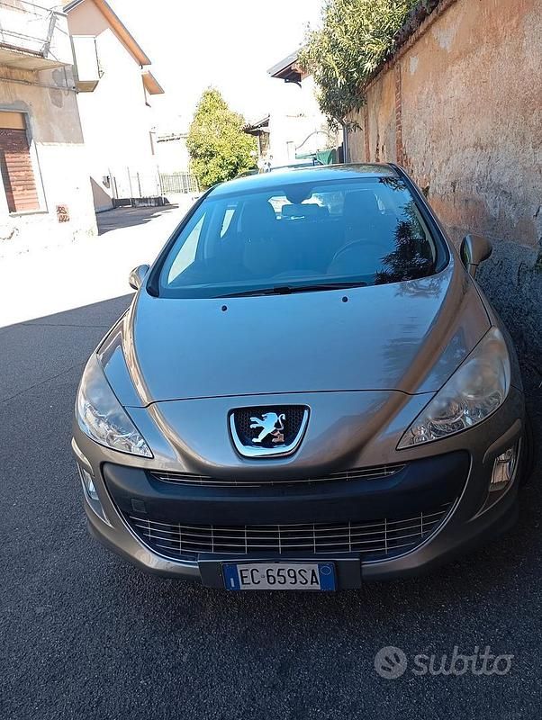 Usata Peugeot 3008 112 CV (82 kW) 2010 Grigio Station wagon