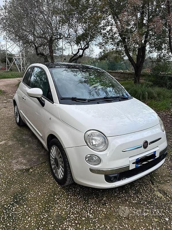 Bianco Usata 2010 Fiat 500 Due volumi | 8000 € (Molto cara) - Immagine 1/4