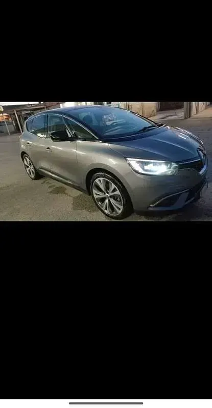 Usata Renault Scénic Intens 120 CV (88 kW) 2019 Monovolume