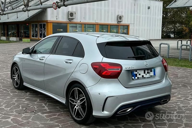 Usata Mercedes A180 Edition 109 CV (80 kW) 2016 Grigio Berlina