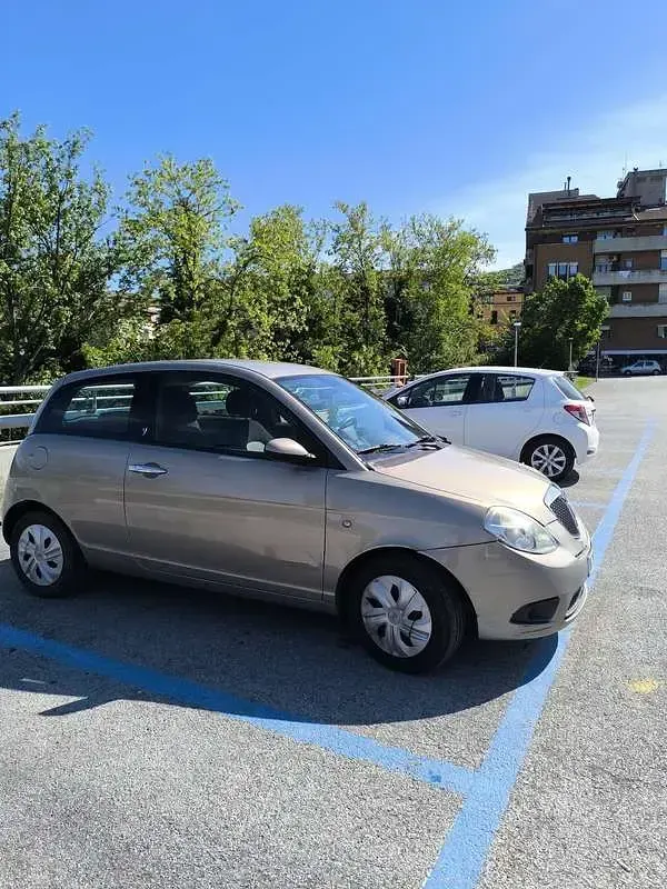 Usata Lancia Ypsilon 60 CV (44 kW) 2008 Utilitaria