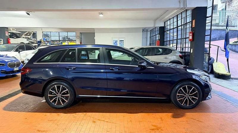 Usata Mercedes C220 Business 194 CV (142 kW) 2020 Blu/azzurro Station wagon