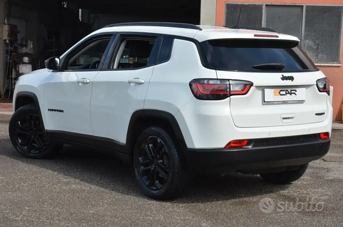 Usata Jeep Compass Night Eagle 131 CV (96 kW) 2022 Bianco SUV