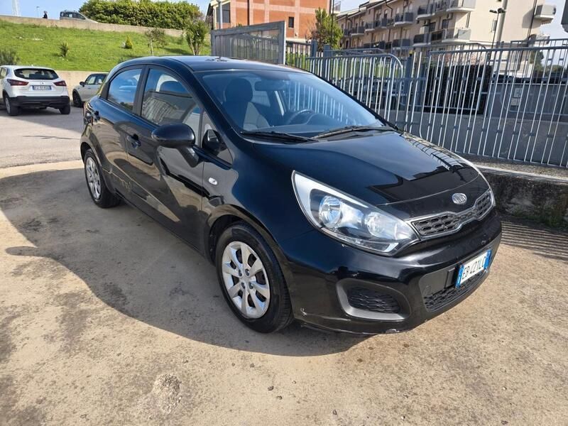 Usata Kia Rio 90 CV (66 kW) 2012 Nero Berlina