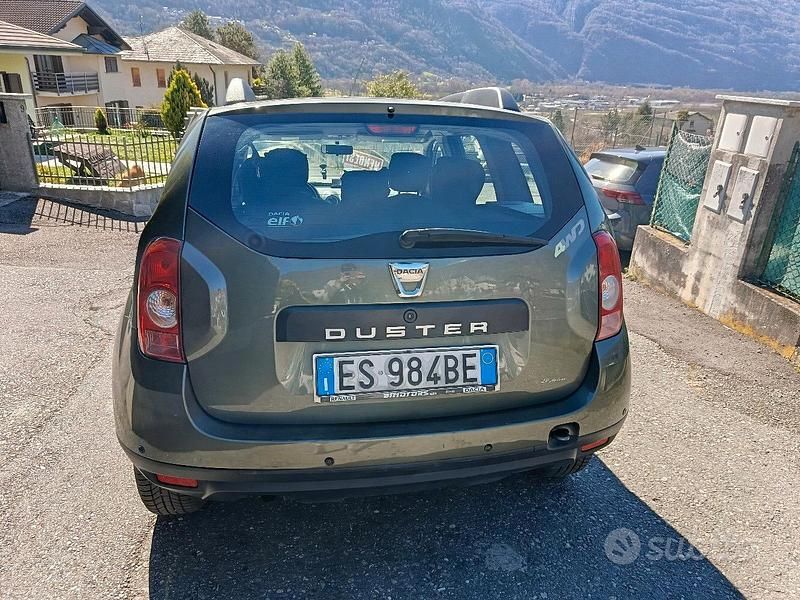 Usata Dacia Duster Lauréate 110 CV (80 kW) 2013 Verde SUV
