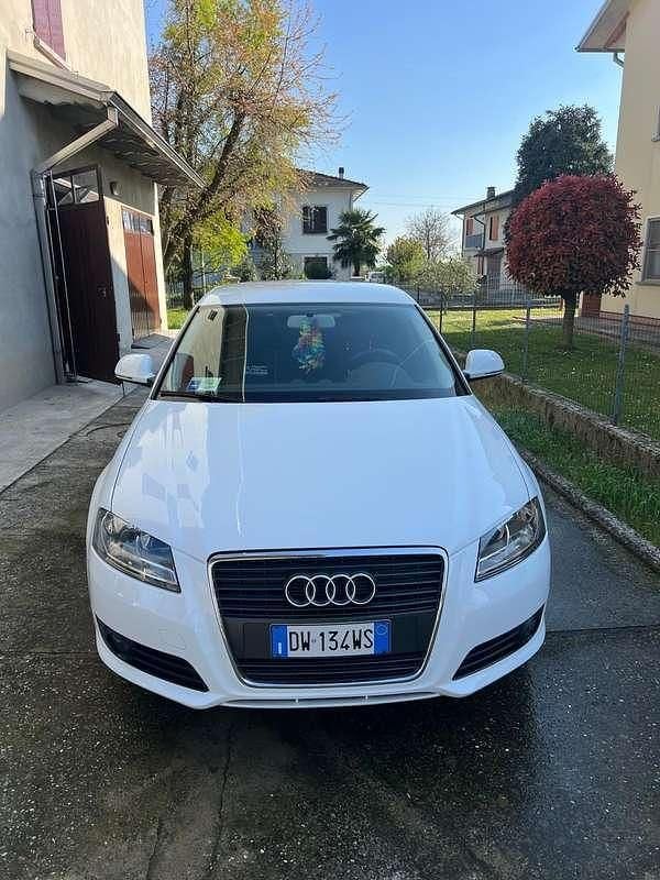Usata Audi A3 Attraction 105 CV (77 kW) 2009 Bianco Utilitaria