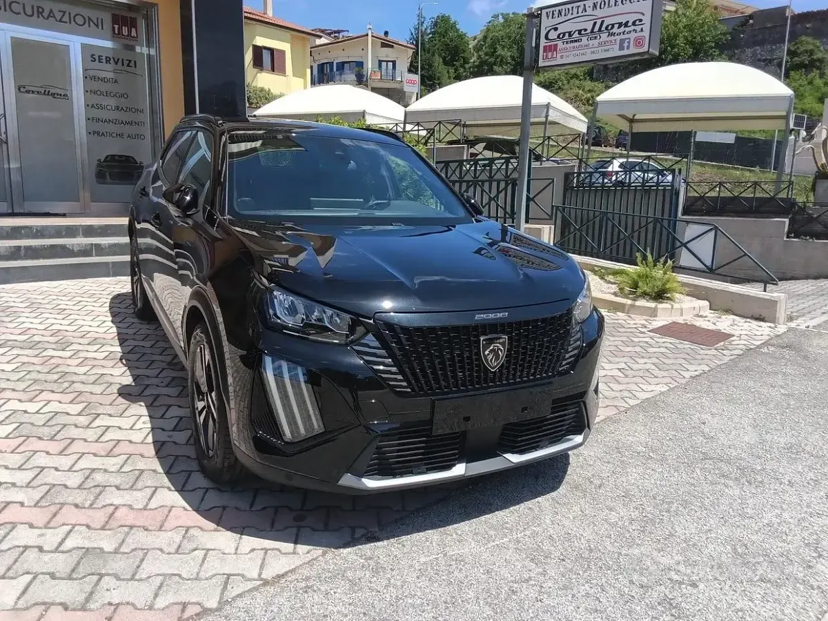 Usata Peugeot 2008 100 CV (73 kW) 2023 Nero SUV