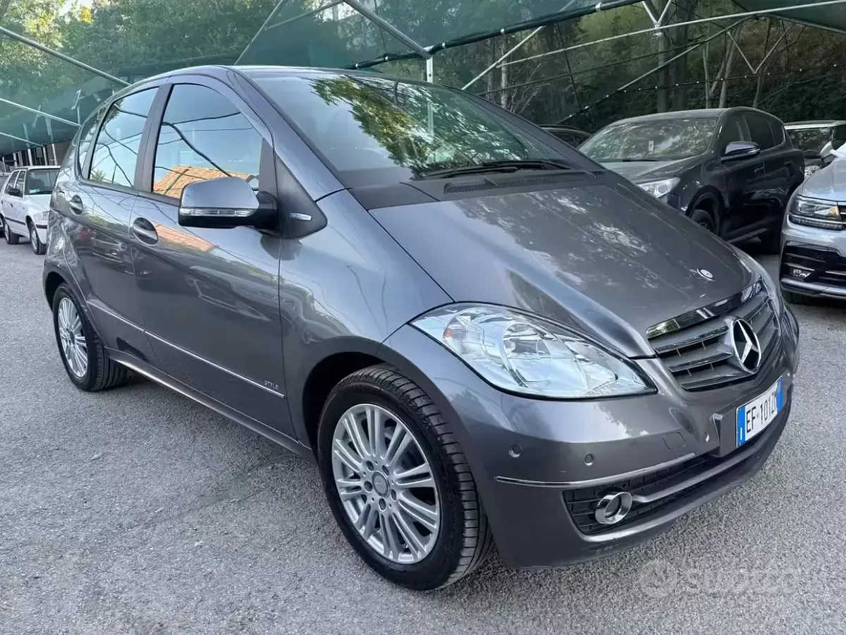 Usata Mercedes A160 Style 95 CV (69 kW) 2011 Grigio Berlina