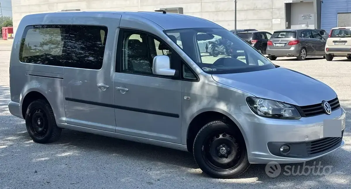 Usata VW Caddy 140 CV (102 kW) 2011 Grigio Monovolume