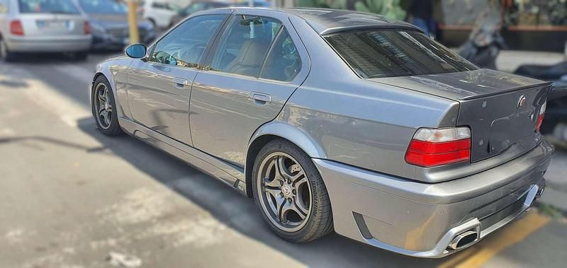 Usata BMW 325 Performance 143 CV (105 kW) 1997 Grigio Berlina