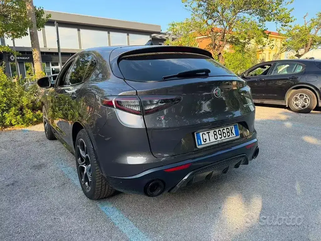 Usata Alfa Romeo Stelvio Veloce 280 CV (205 kW) 2024 Grigio SUV