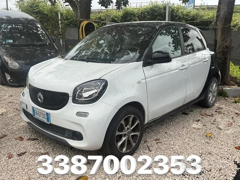 Usata Smart ForFour 70 CV (51 kW) 2016 Bianco Utilitaria
