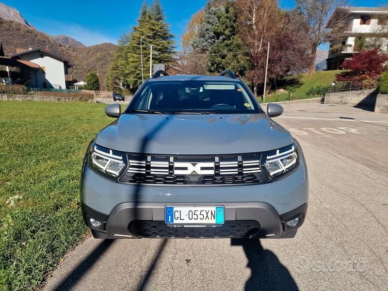Usata Dacia Duster Journey 116 CV (85 kW) 2022 Grigio Berlina