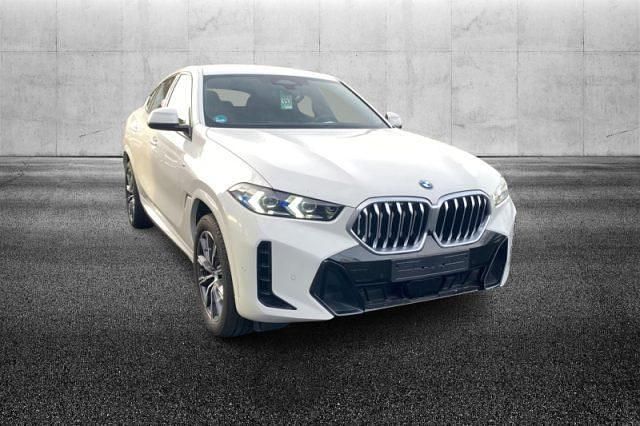 Usata BMW X6 M Sport 298 CV (219 kW) 2024 Bianco metallizzato SUV