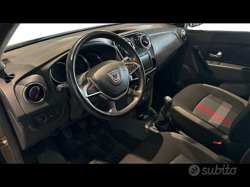 Usata Dacia Sandero Comfort 95 CV (69 kW) 2020 Marrone Utilitaria