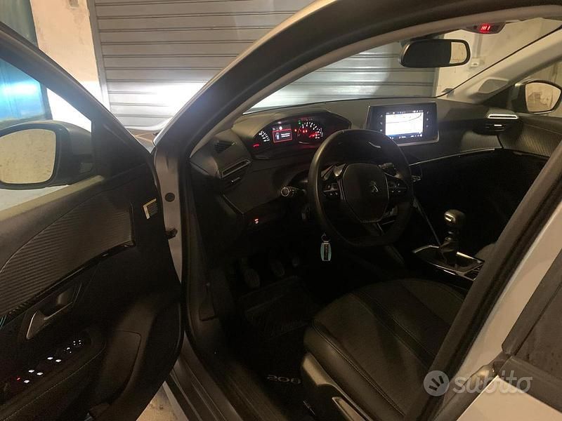 Usata Peugeot 208 101 CV (74 kW) 2020 Grigio Utilitaria
