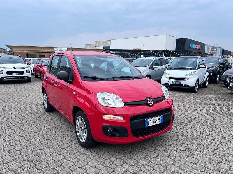 Usata Fiat Panda Lounge 95 CV (69 kW) 2018 Rosso Utilitaria