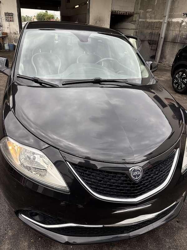 Usata Lancia Ypsilon Silver 95 CV (69 kW) 2016 Utilitaria
